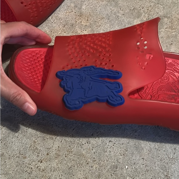 Burberry Women's red and Blue Sandals slide rubber - Picture 6 of 8